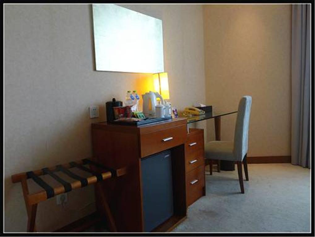 Radiance Hotel Shanghai Exteriör bild