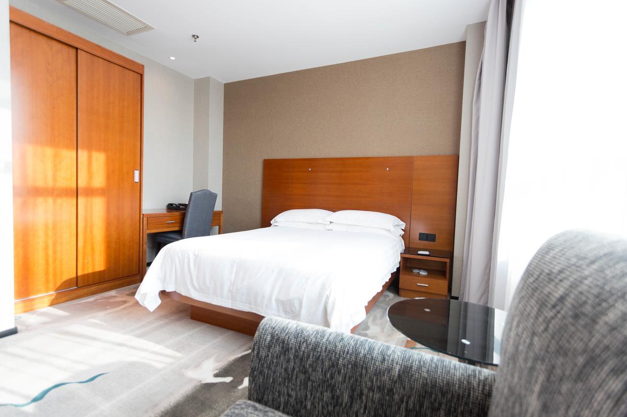 Radiance Hotel Shanghai Exteriör bild