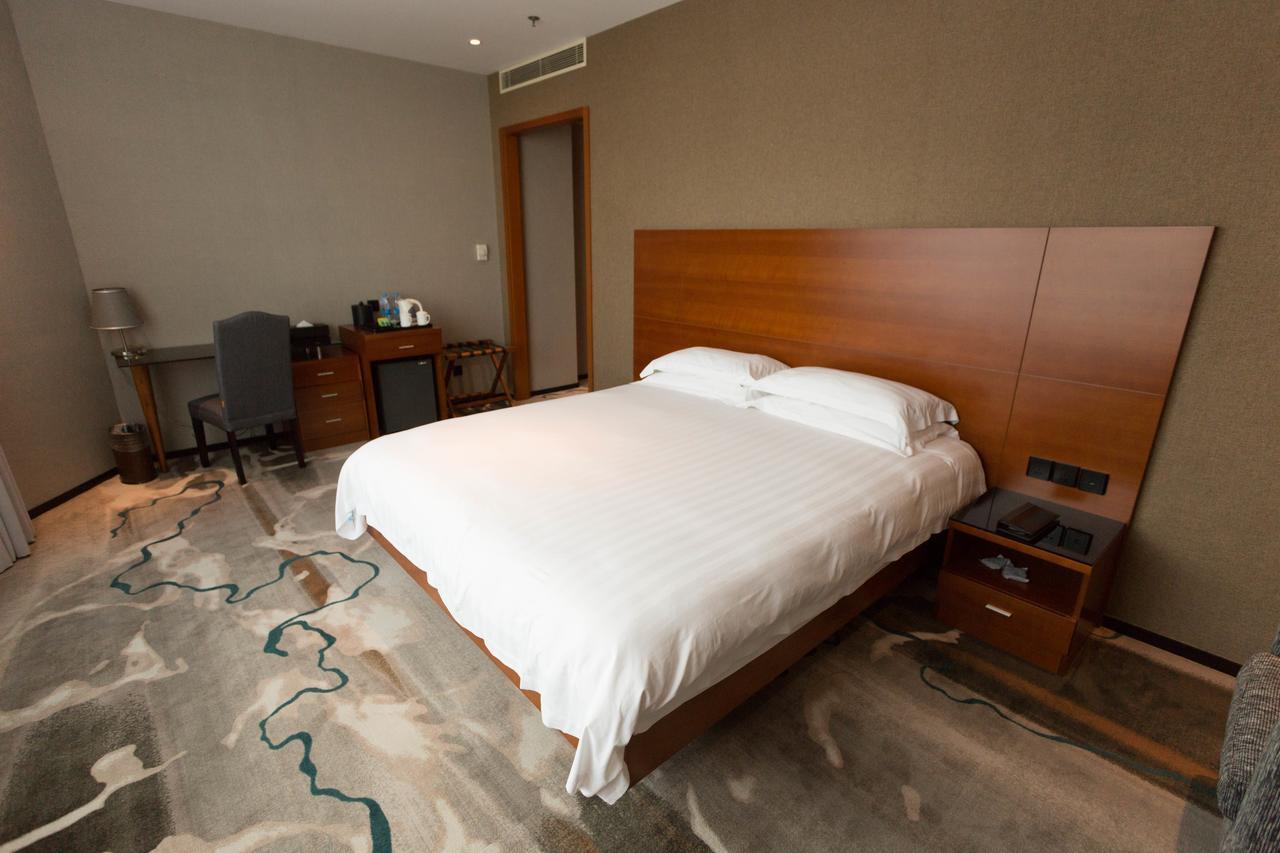Radiance Hotel Shanghai Exteriör bild