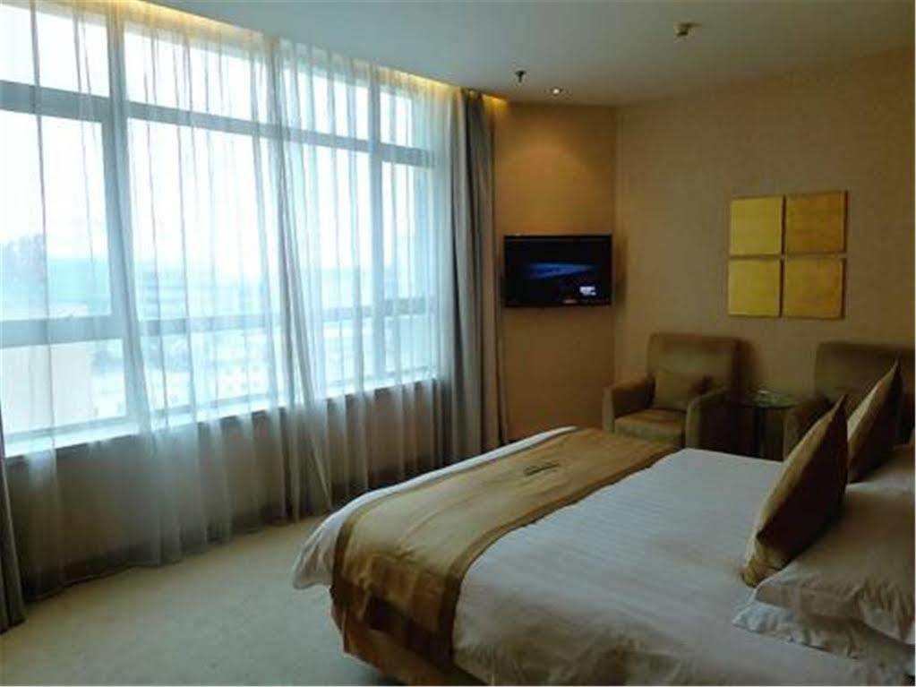 Radiance Hotel Shanghai Exteriör bild