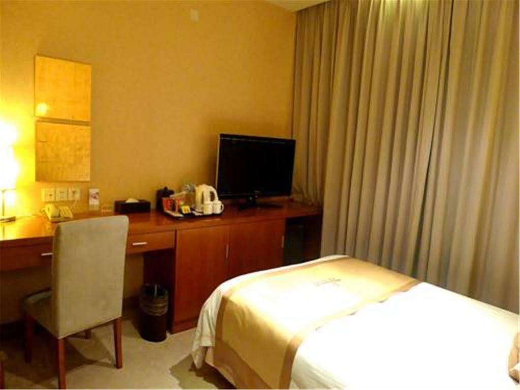 Radiance Hotel Shanghai Exteriör bild