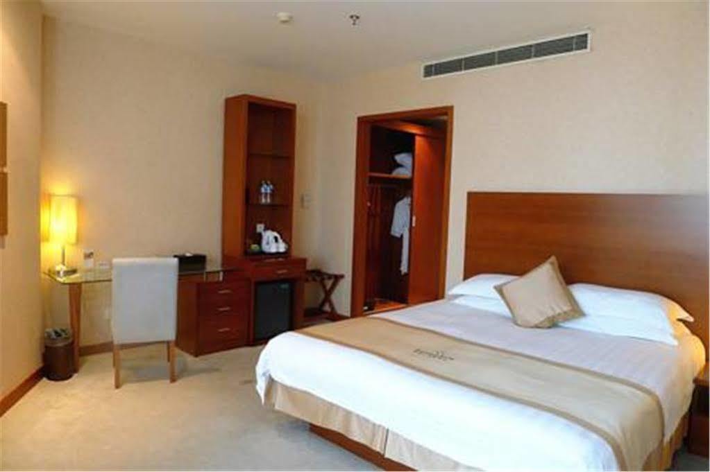 Radiance Hotel Shanghai Exteriör bild